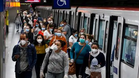 Usuarios del Metro de Barcelona Usuarios del Metro de Barcelona