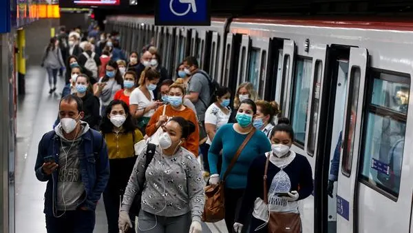 Usuarios del Metro de Barcelona Usuarios del Metro de Barcelona