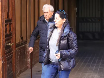 Mario Vargas Llosa y su hija Morgana Mario Vargas Llosa y su hija Morgana