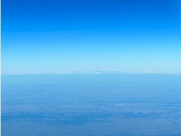 Los Picos de Europa desde la Sierra de Madrid 