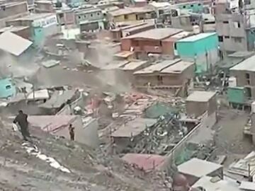 Deslizamiento tierra en Perú
