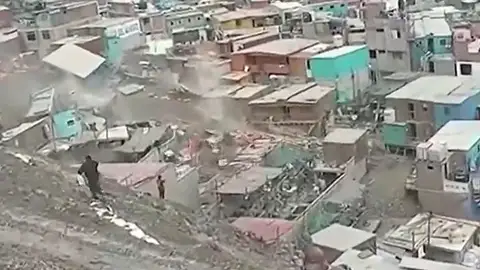 Deslizamiento tierra en Perú Deslizamiento tierra en Perú