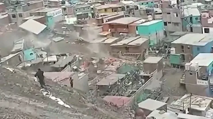 Deslizamiento tierra en Per&uacute;