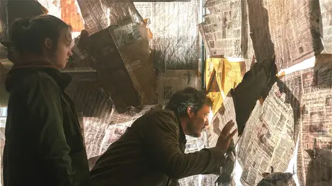 Bella Ramsey, Ellie, y Pedro Pascal, Joel, en 'The Last of Us' Bella Ramsey, Ellie, y Pedro Pascal, Joel, en 'The Last of Us'