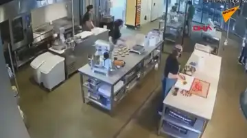 La secuencia viral de unas cocinas durante el terremoto en Turquía es de 2020 La secuencia viral de unas cocinas durante el terremoto en Turquía es de 2020