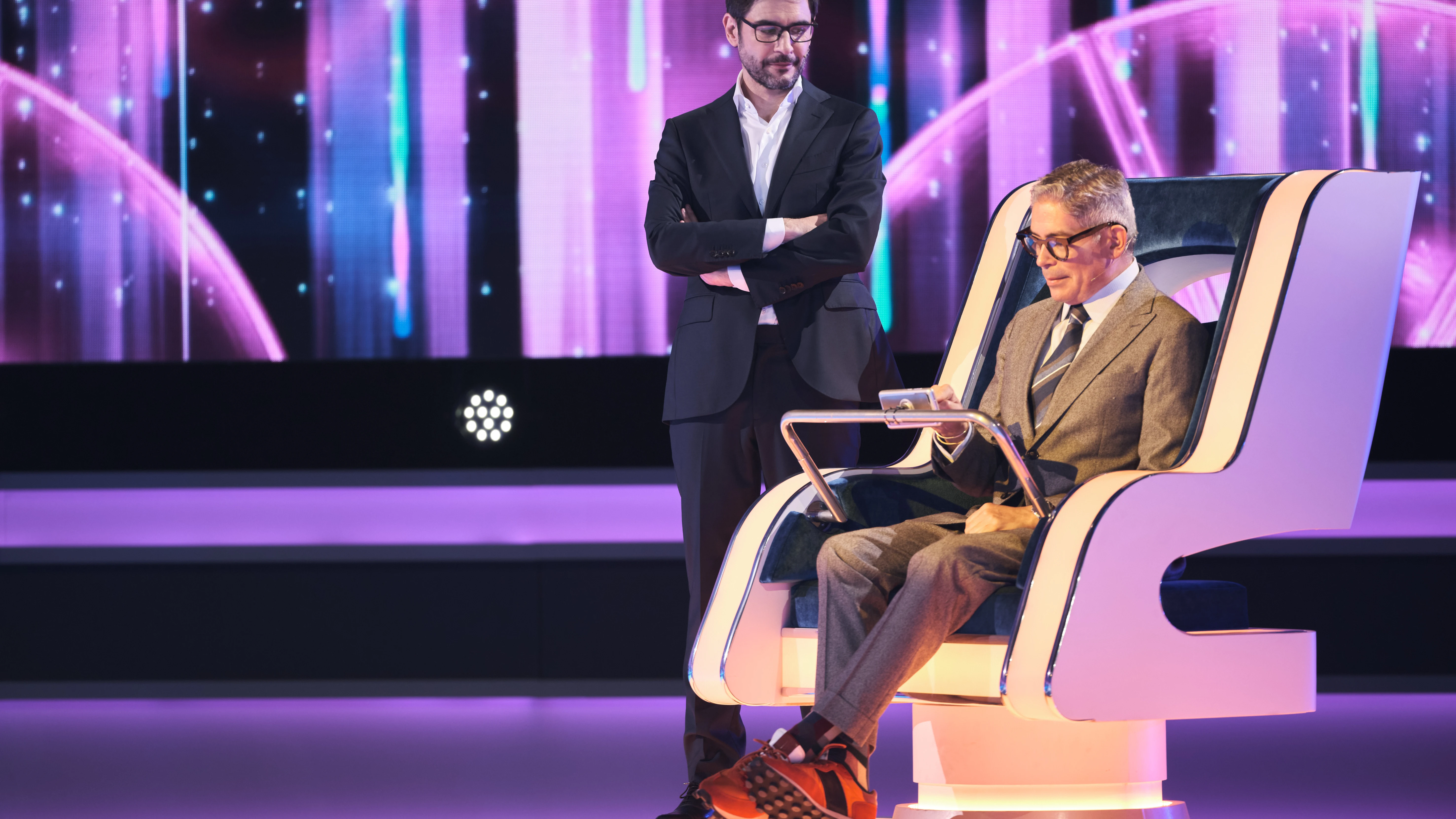 Deportes, moda... ¡y hasta embarazos! Siete famosos se convierten en expertos esta noche en 'El círculo de los famosos' Deportes, moda... ¡y hasta embarazos! Siete famosos se convierten en expertos esta noche en 'El círculo de los famosos'