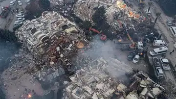 Escombros tras el terremoto de Turquía Escombros tras el terremoto de Turquía