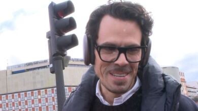 Juan Avellaneda, hermético cuando le preguntan por el vestido de novia de Tamara Falcó: 