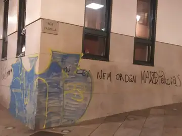 Pintadas en varias fachadas de Ourense Pintadas en varias fachadas de Ourense