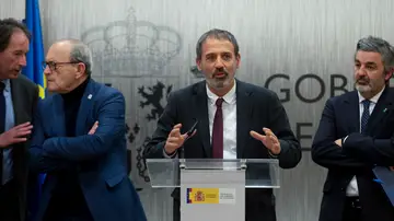 El secretario general de Infraestructuras, Xavier Flores, y los consejeros de Cantabria, José Luis Goichicoa y Javier López Marcano y de Asturias, Alejandro Calvo El secretario general de Infraestructuras, Xavier Flores, y los consejeros de Cantabria, José Luis Goichicoa y Javier López Marcano y de Asturias, Alejandro Calvo