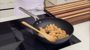 Saltea el pollo