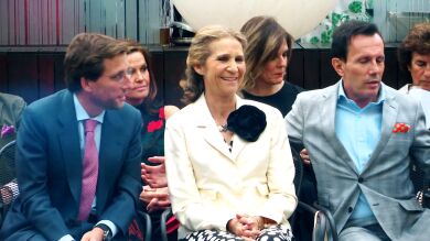 ¡Cerca pero lejos! La infanta Elena y Jaime de Marichalar coinciden en una corrida de toros de Roca Rey