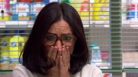 Jeros envía un paquete a Manolita con un claro mensaje para Ciriaco: “¿Qué es esto?” Jeros envía un paquete a Manolita con un claro mensaje para Ciriaco: “¿Qué es esto?”