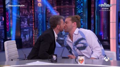El beso fugaz de Eduardo Navarrete y Pablo Motos: 