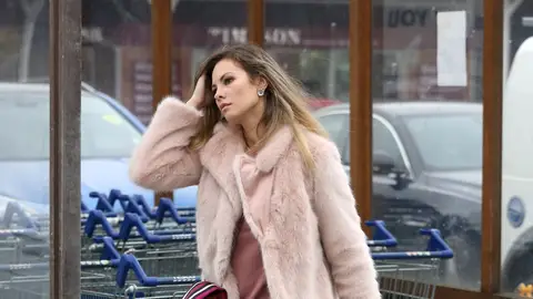 Jessica Bueno Jessica Bueno