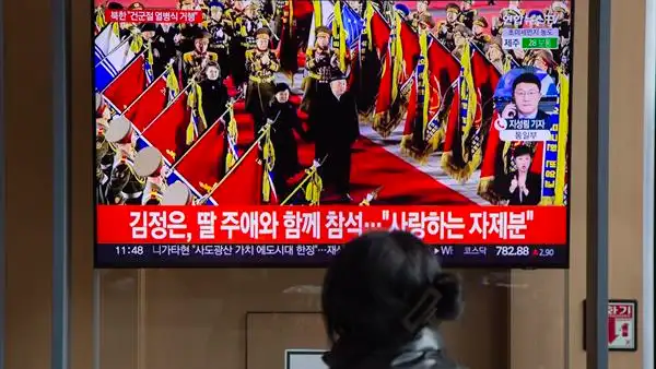Imagen del desfile de Pionyang (Corea del Norte) donde se exhiben misiles ICBM y armas nucleares tácticas Imagen del desfile de Pionyang (Corea del Norte) donde se exhiben misiles ICBM y armas nucleares tácticas