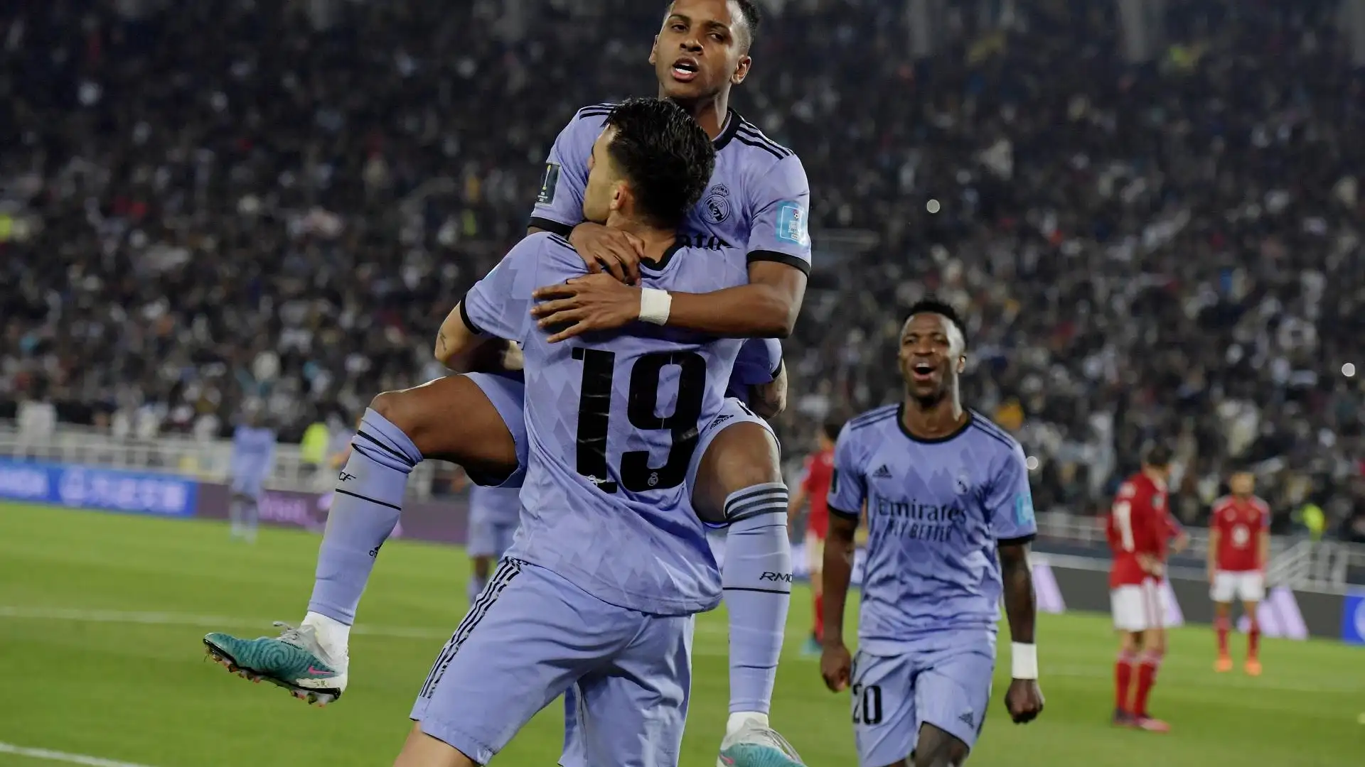 Rodrygo celebra su gol junto a Ceballos