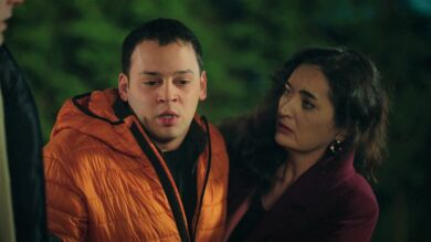 Esta noche en 'Hermanos': Oğulcan, muy asustado, teme que Emir no sobreviva al accidente