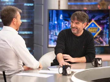 Jordi Évole, sobre su entrevista a Macarena Olona: "Insinúa que en Vox hay corrupción y comportamientos mafiosos" Jordi Évole, sobre su entrevista a Macarena Olona: "Insinúa que en Vox hay corrupción y comportamientos mafiosos"