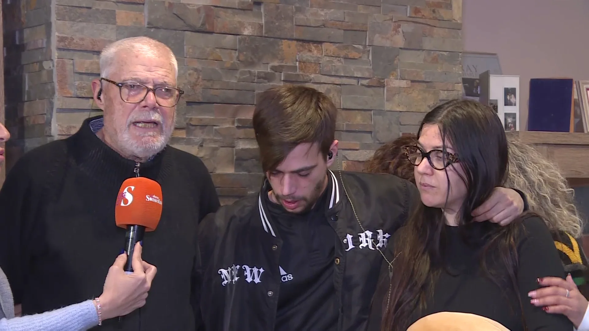 La familia de Emma, la menor fallecida con 12 años por peritonitis: "Ella se agarró a la vida, no quería irse" La familia de Emma, la menor fallecida con 12 años por peritonitis: "Ella se agarró a la vida, no quería irse"
