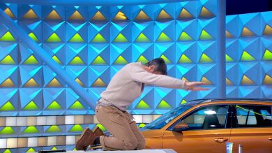 ¡Un momento inédito! Jorge Fernández se rinde al grupo musical de ‘La ruleta de la suerte’