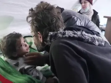 Un hijo se reencuentra con su padre Un hijo se reencuentra con su padre