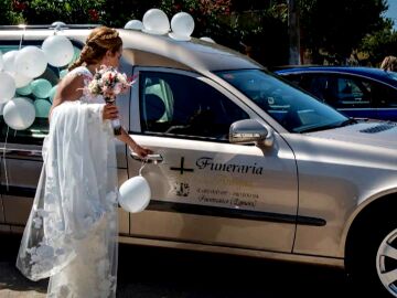 Natalia llegó a su boda en un coche fúnebre: "He sido la primera de la familia y creo que también la única"