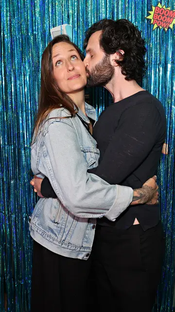 Penn Badgley y su mujer, Domino Kirke Penn Badgley y su mujer, Domino Kirke