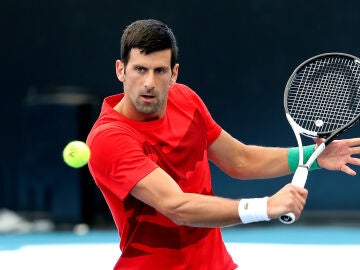 Novak Djokovic entrena en Adelaida