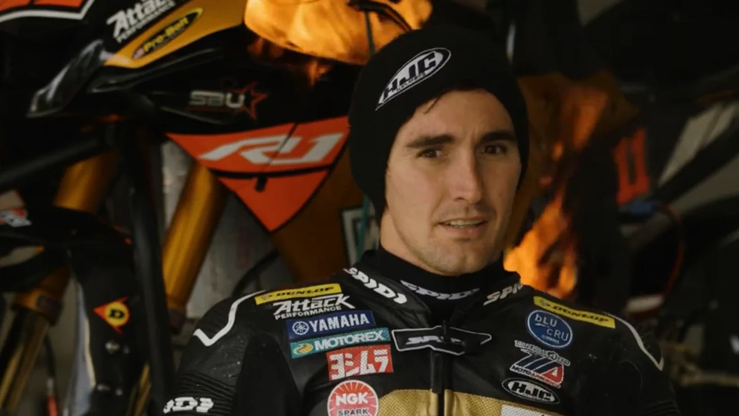 La moto ardiendo de Mathew Scholtz La moto ardiendo de Mathew Scholtz