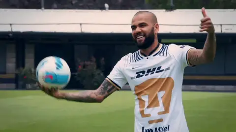 El futuro de Dani Alves se decidirá en una vistilla, hasta entonces seguirá en prisión provisional El futuro de Dani Alves se decidirá en una vistilla, hasta entonces seguirá en prisión provisional
