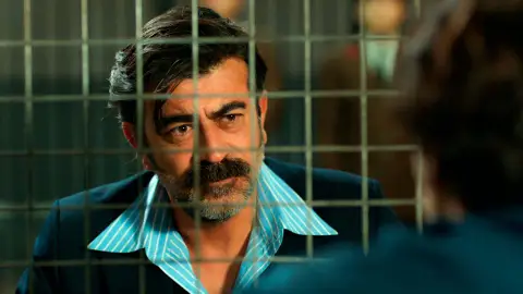 Hakan visita en la cárcel a Abdülkadir y le promete que le salvará: “Te sacaremos de aquí” Hakan visita en la cárcel a Abdülkadir y le promete que le salvará: “Te sacaremos de aquí”