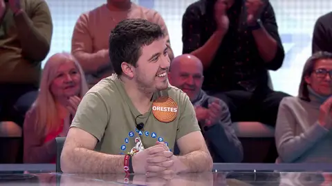 ¡Orestes empieza fuerte! Doble chiste con los invitados de su equipo en ‘Pasapalabra’ ¡Orestes empieza fuerte! Doble chiste con los invitados de su equipo en ‘Pasapalabra’