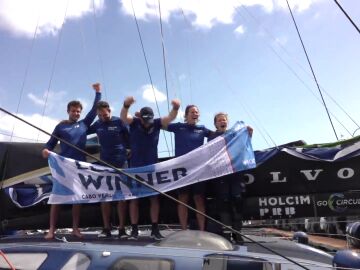 Team Holcim-PRB celebra la victoria en la etapa 2 de la Ocean Race