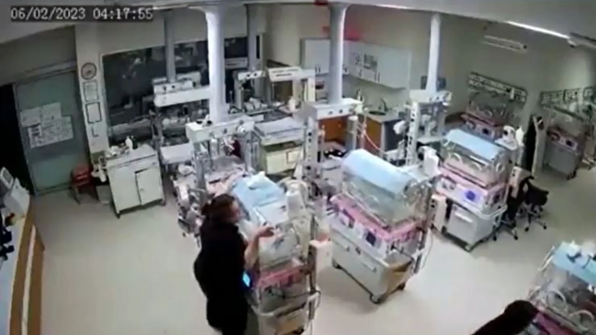 Terremoto en el interior de un hospital 