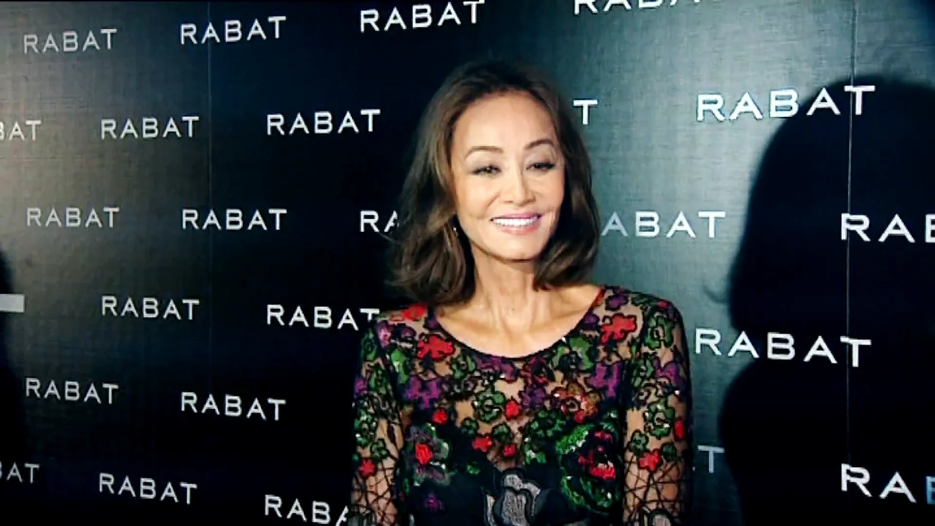 Isabel Preysler saca bandera blanca en plena guerra con Vargas Llosa: “Solo quiero que acabe" Isabel Preysler saca bandera blanca en plena guerra con Vargas Llosa: “Solo quiero que acabe"