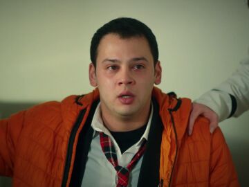 &iexcl;Oğulcan, detenido!: &iexcl;La polic&iacute;a se presenta en colegio tras la denuncia de la madre de Emir! 