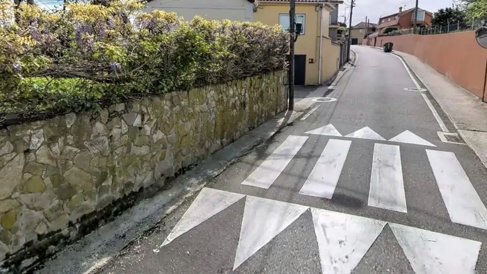 Confuso paso de cebra en Galicia Confuso paso de cebra en Galicia