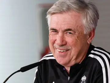 Ancelotti, sonriente en rueda de prensa Ancelotti, sonriente en rueda de prensa