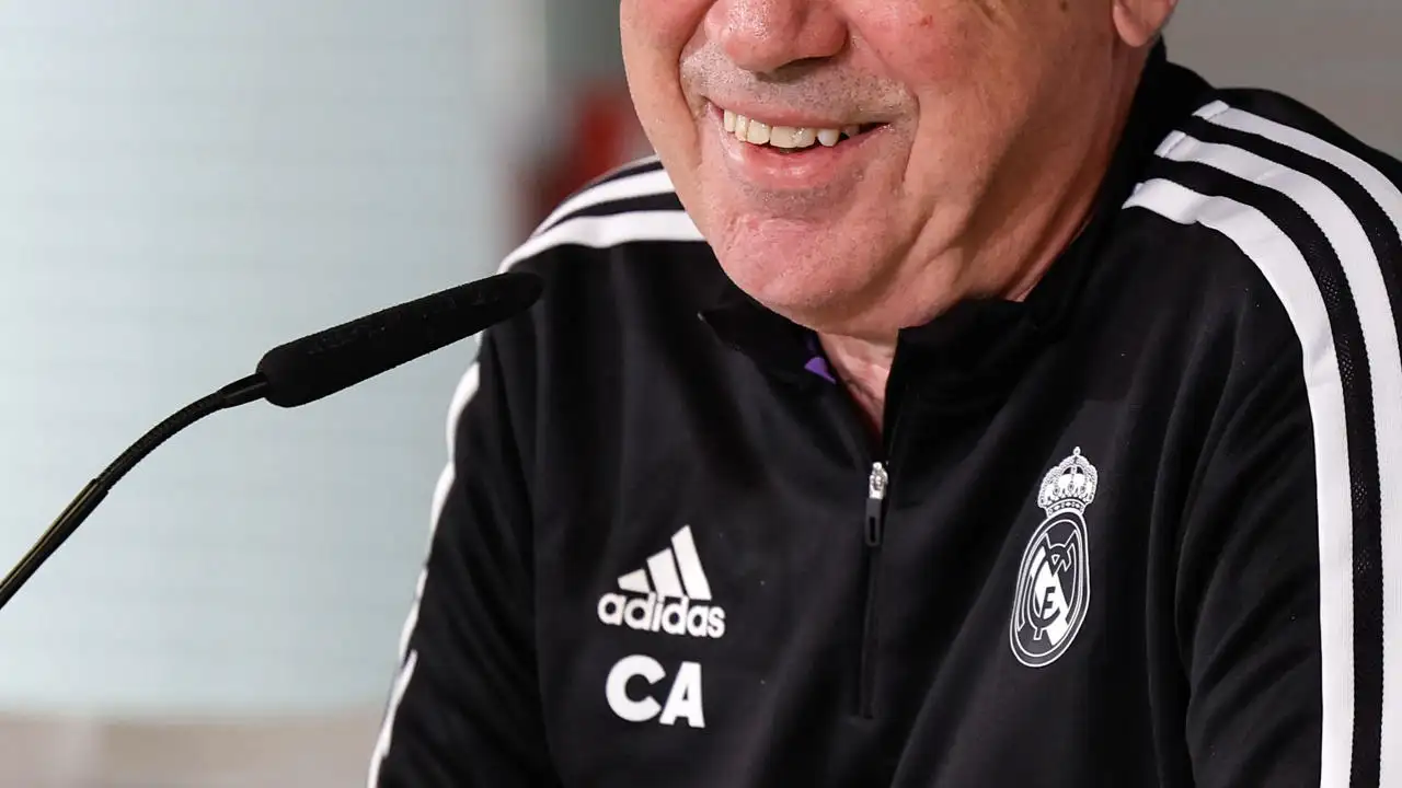 Ancelotti, sonriente en rueda de prensa Ancelotti, sonriente en rueda de prensa