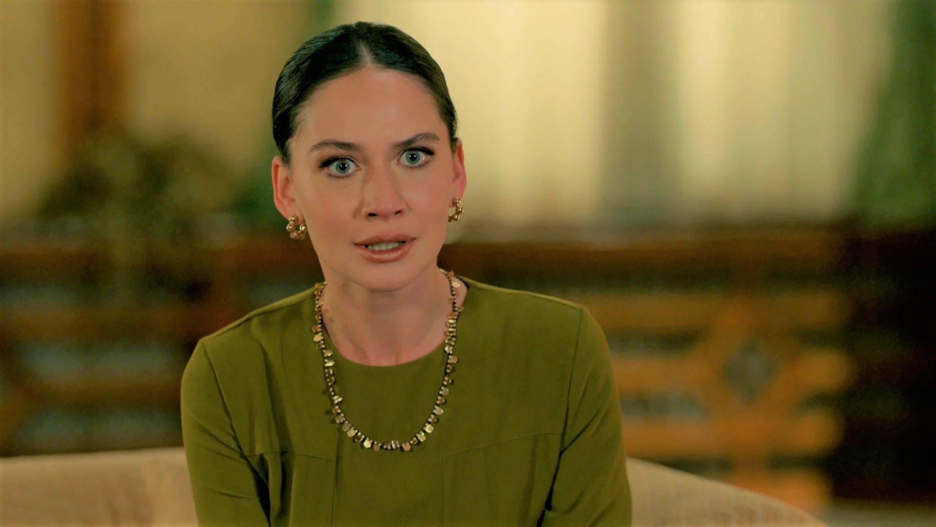 Avance del próximo capítulo de ‘Tierra Amarga’: Betül se entera de que no está casada con Çolak… ¡Y pierde los papeles! Avance del próximo capítulo de ‘Tierra Amarga’: Betül se entera de que no está casada con Çolak… ¡Y pierde los papeles!