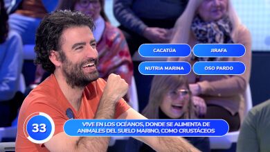 El tartamudeo de Rafa que provoca un ataque de risa en el equipo azul… ¡con acierto in extremis!