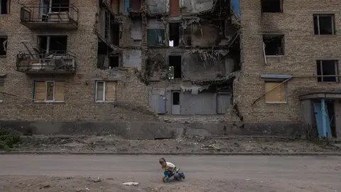 Un niño en zona de guerra Un niño en zona de guerra