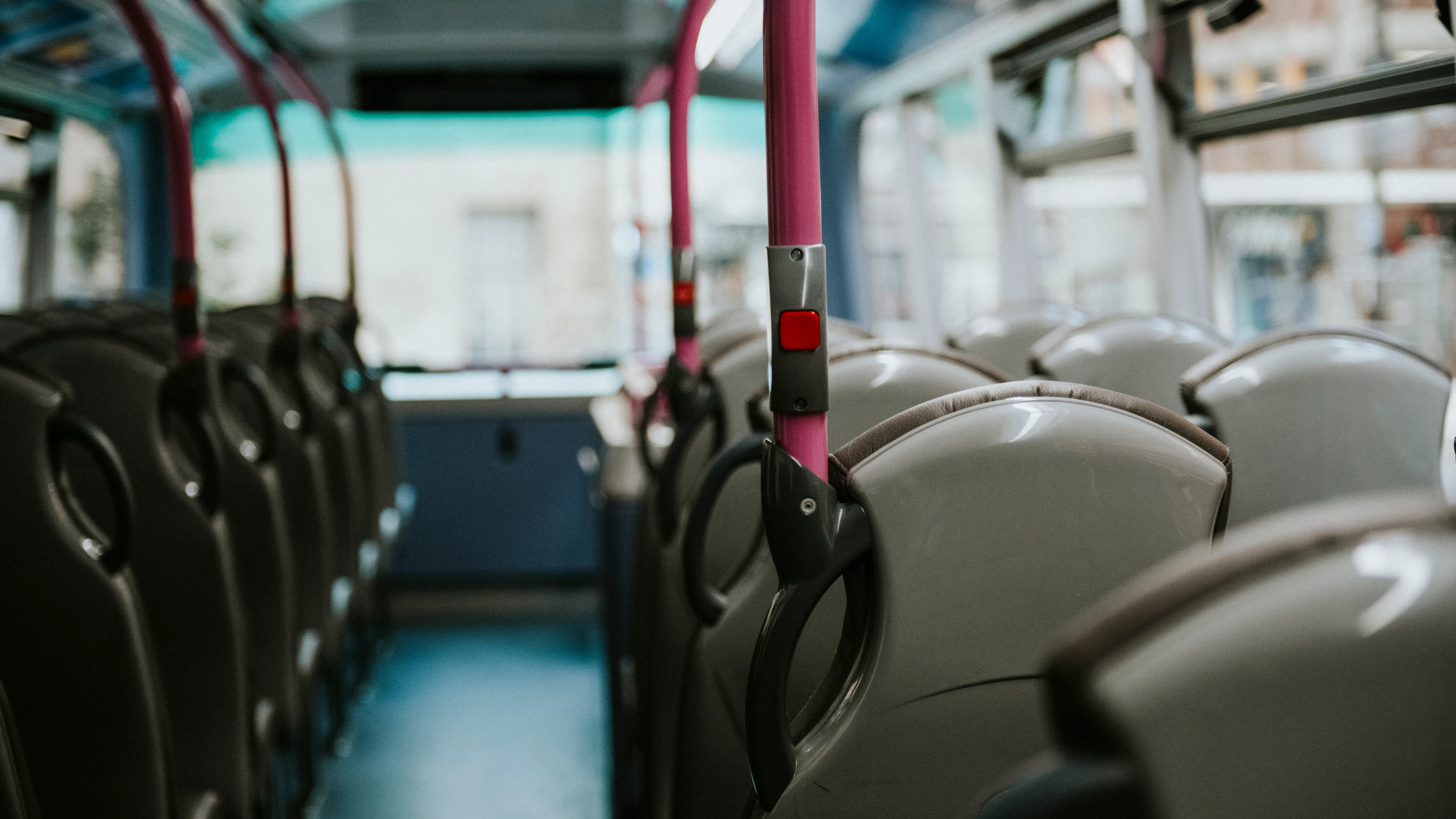 El interior de un autobús El interior de un autobús