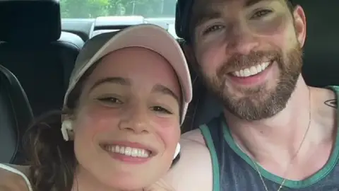 Chris Evans con su novia, la actriz Alba Baptista Chris Evans con su novia, la actriz Alba Baptista