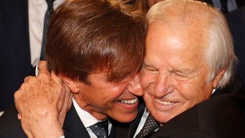 Manuel Díaz y Manuel Benítez, el abrazo de padre e hijo