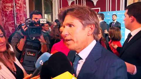 Manuel Díaz, arropado por su familia tras la reconciliación con su padre: "Ya tocaba, estamos felices y en la cara se le ve" Manuel Díaz, arropado por su familia tras la reconciliación con su padre: "Ya tocaba, estamos felices y en la cara se le ve"