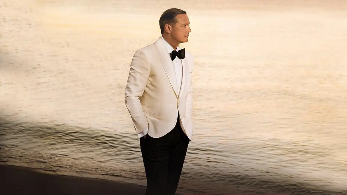 Luis Miguel regresa a los escenarios con su nueva gira 'Tour 2023'