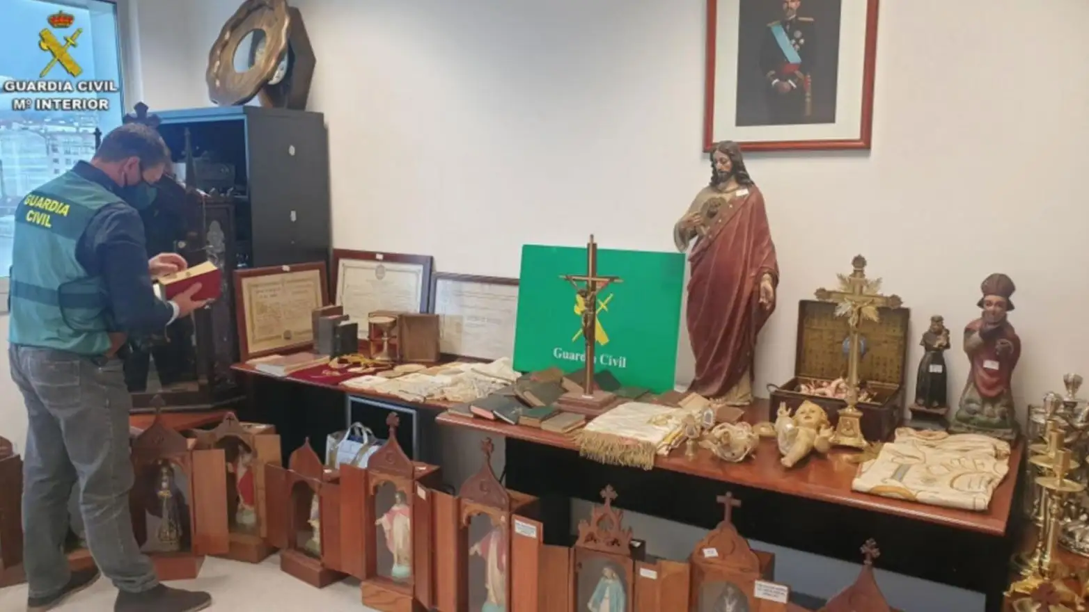 Los objetos robados por el exsacristán Los objetos robados por el exsacristán