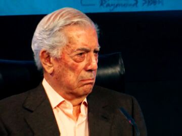 Los secretos de belleza de Mario Vargas Llosa incluyen la gimnasia china e ingerir únicamente líquidos